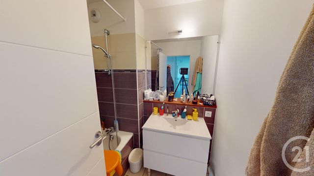 Appartement T3 à vendre - 3 pièces - 64.0 m2 - USTARITZ - 64 - AQUITAINE - Century 21 Agence Les Alizés