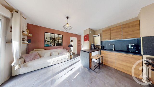 Appartement T3 à vendre - 3 pièces - 48.67 m2 - USTARITZ - 64 - AQUITAINE - Century 21 Agence Les Alizés