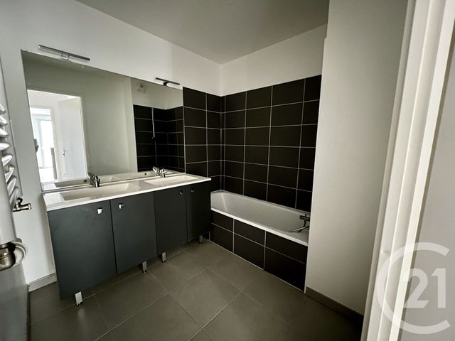 Appartement T3 à vendre - 3 pièces - 61.83 m2 - USTARITZ - 64 - AQUITAINE - Century 21 Agence Les Alizés