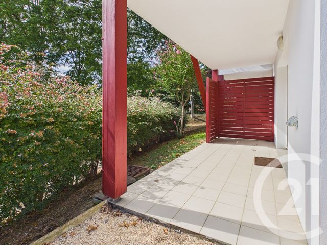 Appartement F3 à vendre - 3 pièces - 61.4 m2 - LARRESSORE - 64 - AQUITAINE - Century 21 Agence Les Alizés
