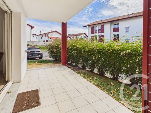 Appartement F3 à vendre - 3 pièces - 61.4 m2 - LARRESSORE - 64 - AQUITAINE - Century 21 Agence Les Alizés