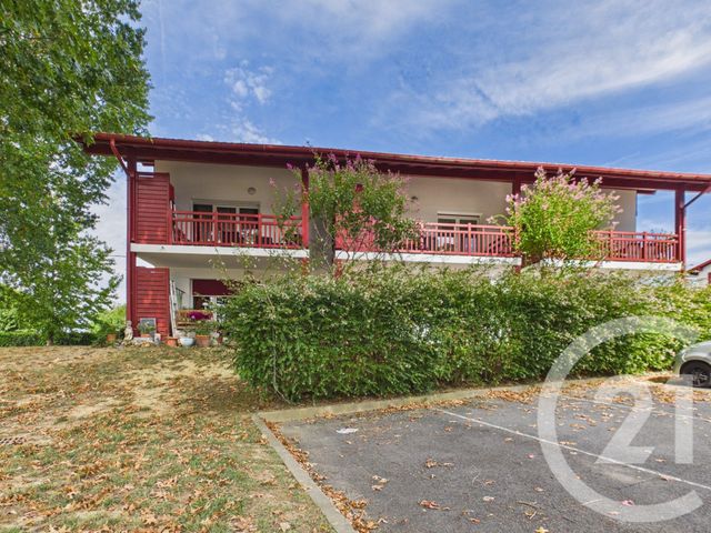 Appartement F3 à vendre - 3 pièces - 61.4 m2 - LARRESSORE - 64 - AQUITAINE - Century 21 Agence Les Alizés